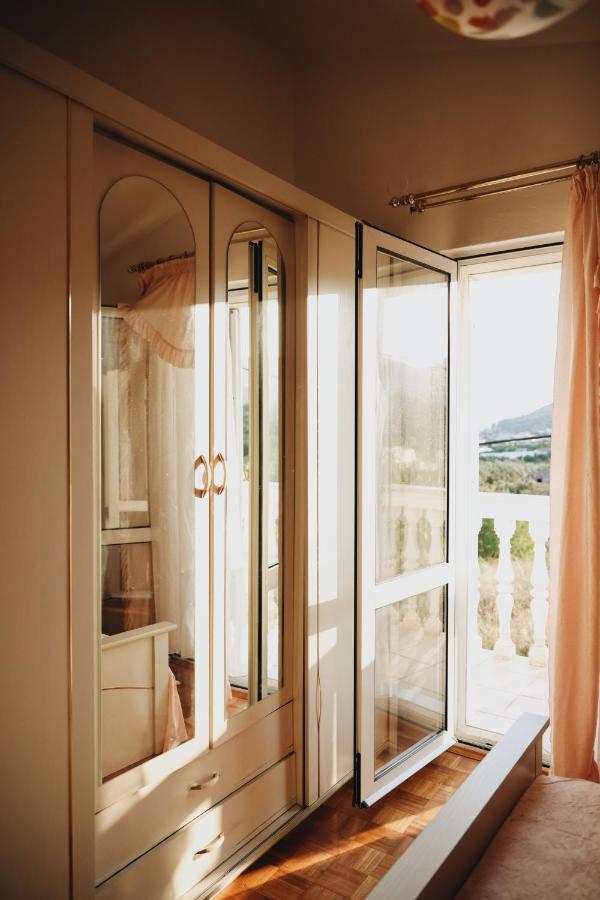 Apartment Blanka With A Beautiful View Of โตรกีร์ ภายนอก รูปภาพ