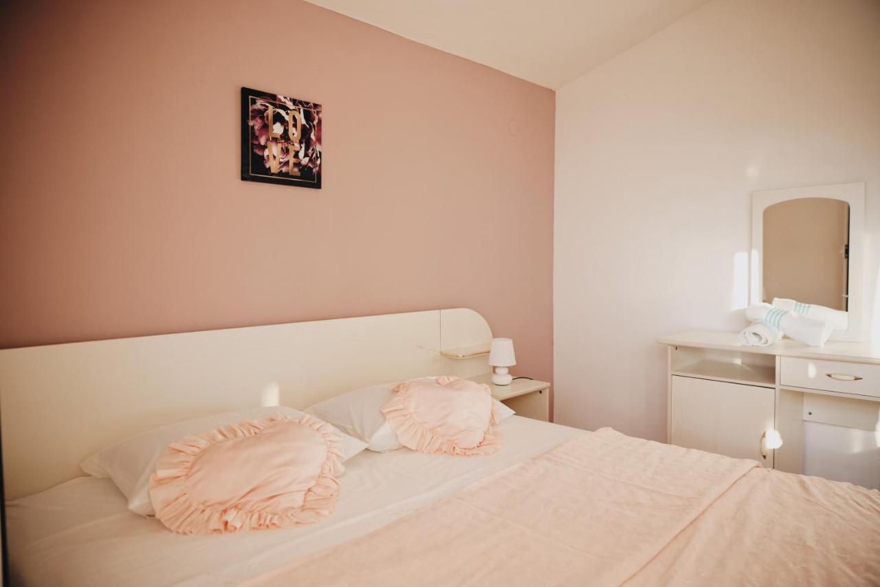 Apartment Blanka With A Beautiful View Of โตรกีร์ ภายนอก รูปภาพ
