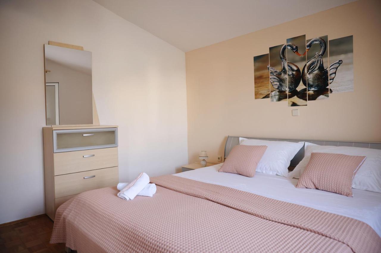 Apartment Blanka With A Beautiful View Of โตรกีร์ ภายนอก รูปภาพ
