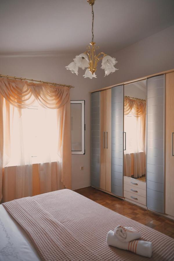 Apartment Blanka With A Beautiful View Of โตรกีร์ ภายนอก รูปภาพ