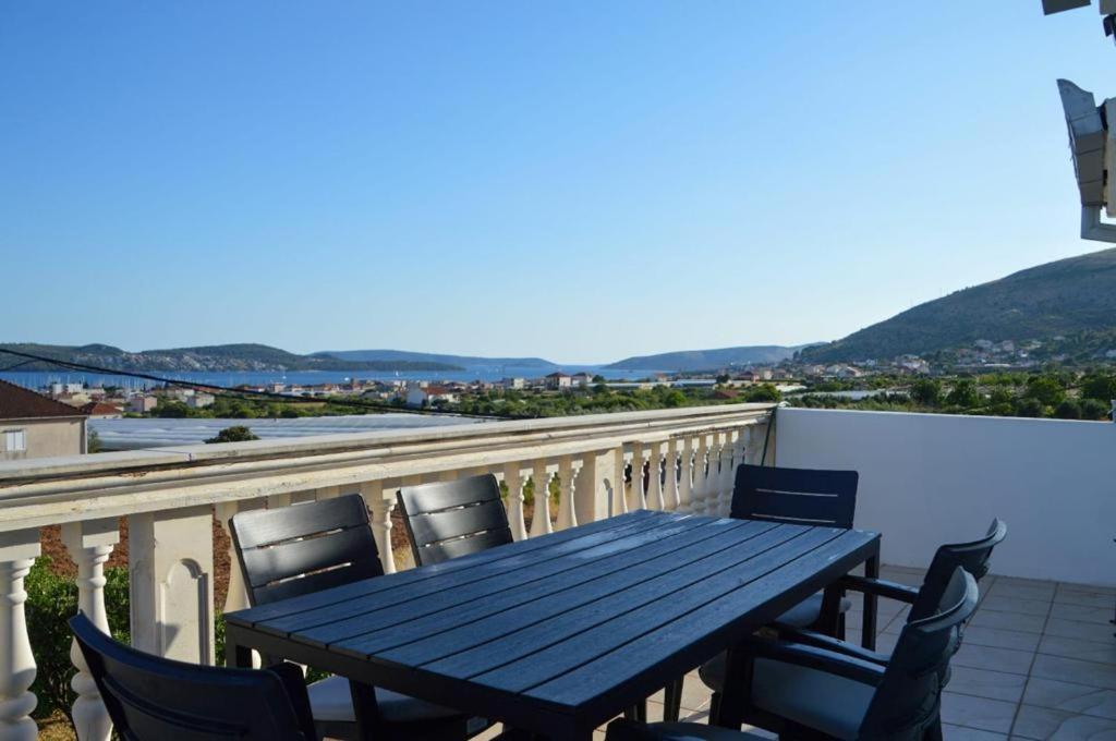 Apartment Blanka With A Beautiful View Of โตรกีร์ ภายนอก รูปภาพ